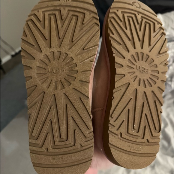 UGG Classic Bling Mini Pink Crystal Shearling Lined Boots Women’s Size 7 - Picture 4 of 5